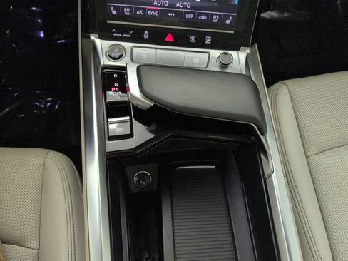 Certified 2021 Audi e-tron Premium Plus w/ Premium Plus Package image 17