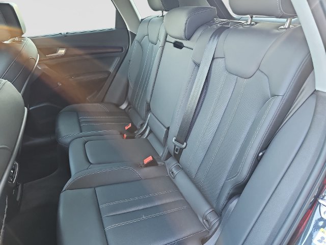 Used 2023 Audi Q5 Prestige w/ Prestige Package AWD/4WD image 17