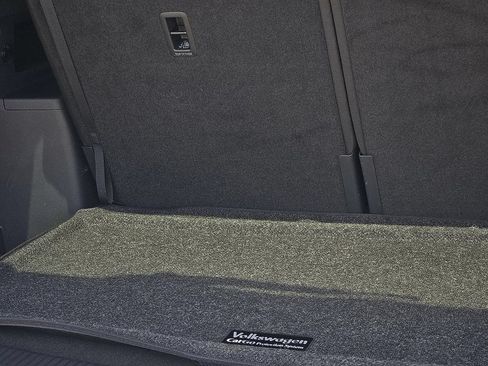 Used 2025 Volkswagen Atlas SEL Premium R-Line AWD/4WD image 9