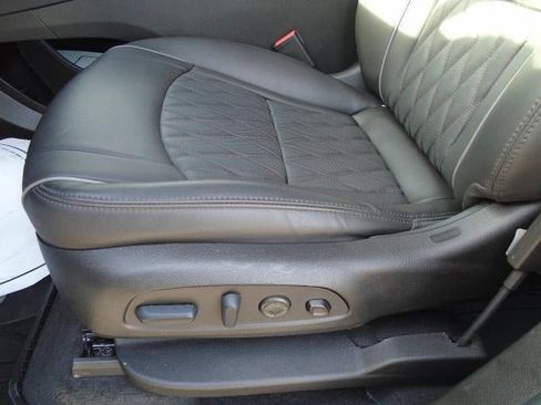 Certified 2024 Buick Enclave Avenir w/ Avenir Technology Package image 17