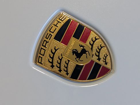 Certified 2025 Porsche Macan image 13