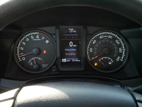 Used 2018 Toyota Tacoma SR image 21