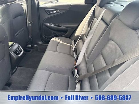 Used 2025 Chevrolet Malibu LT FWD image 16