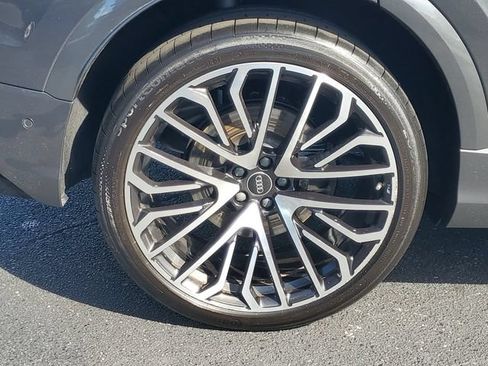 Used 2025 Audi SQ8 Premium Plus AWD/4WD image 7