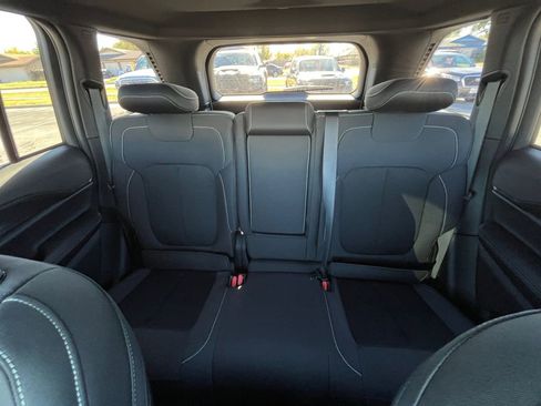 New 2025 Jeep Grand Cherokee Laredo image 5