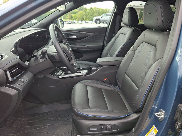 Used 2024 Buick Envista Sport Touring w/ Convenience I Package FWD image 13