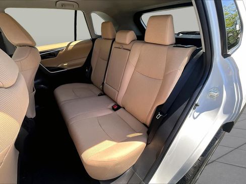Used 2023 Toyota RAV4 LE AWD/4WD image 40