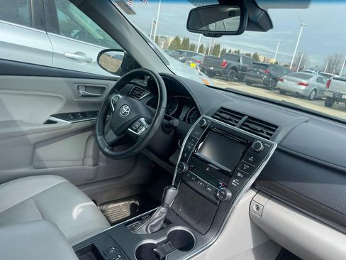 Used 2015 Toyota Camry XLE w/ Advanced Technology Package image 6