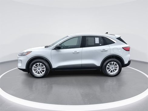 Used 2022 Ford Escape SE image 5