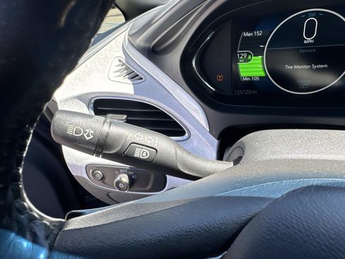 Used 2019 Chevrolet Bolt Premier w/ Infotainment Package FWD image 21