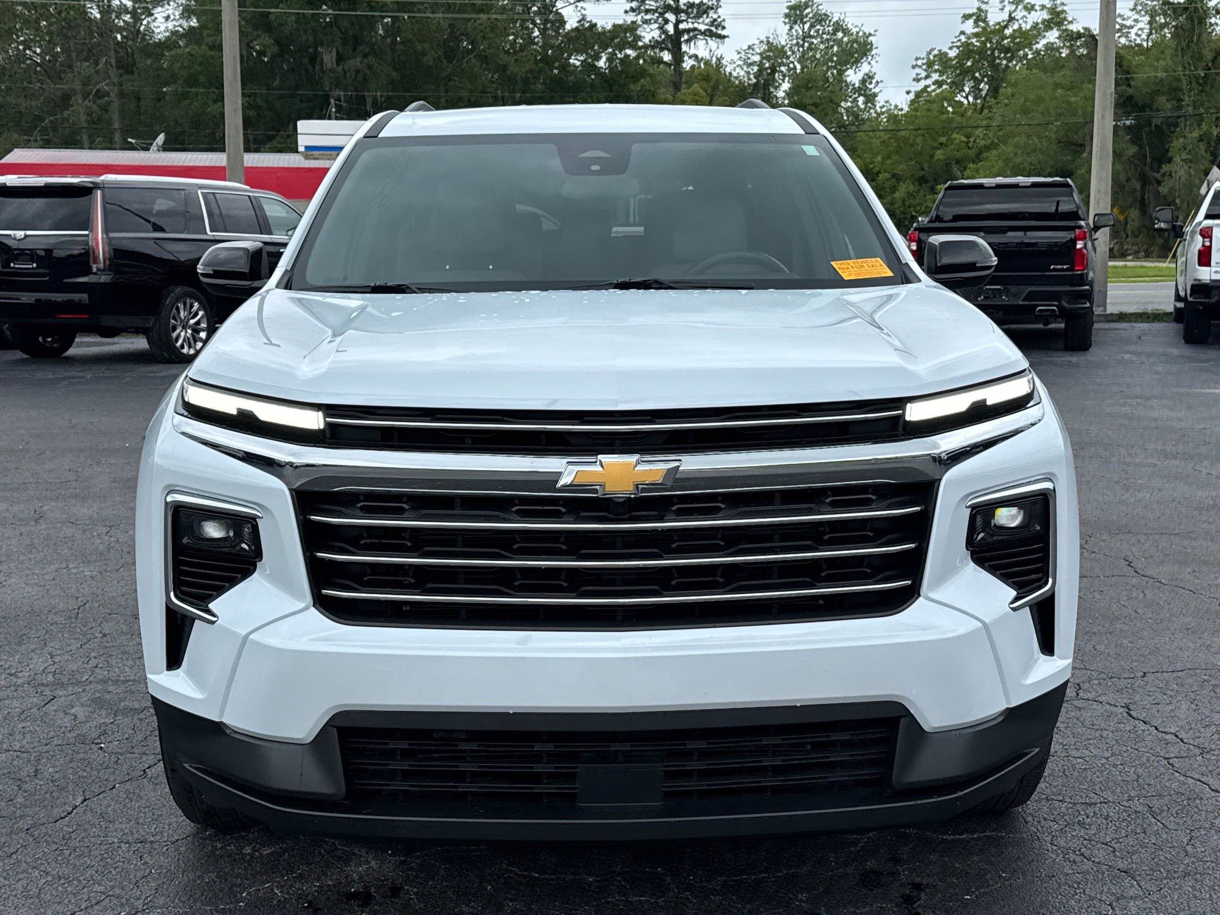Used 2026 Chevrolet Traverse LT FWD image 3