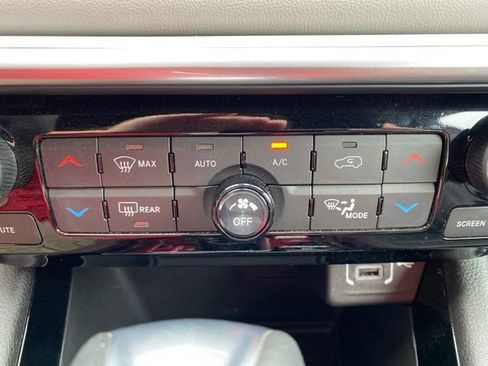 Used 2025 Jeep Compass Limited AWD/4WD image 10