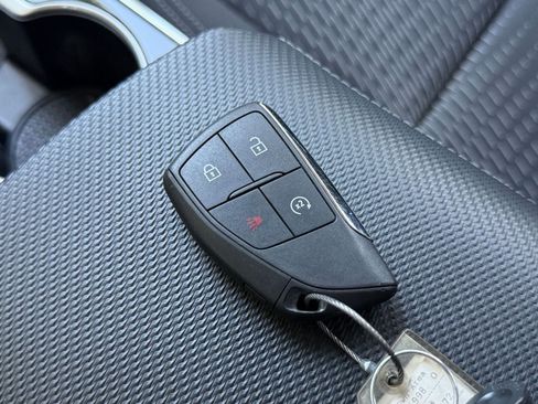 Used 2025 Chevrolet Equinox LT FWD image 22