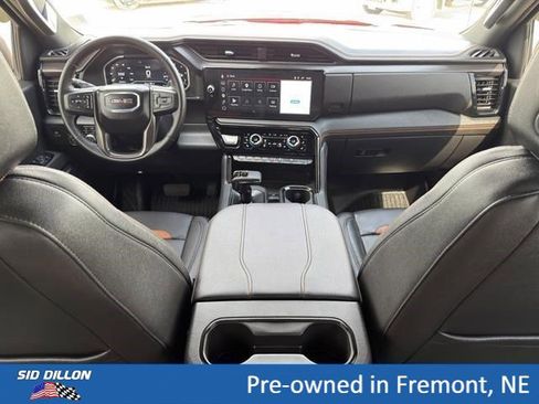 Certified 2025 GMC Sierra 1500 AT4 w/ Technology Package AWD/4WD image 9
