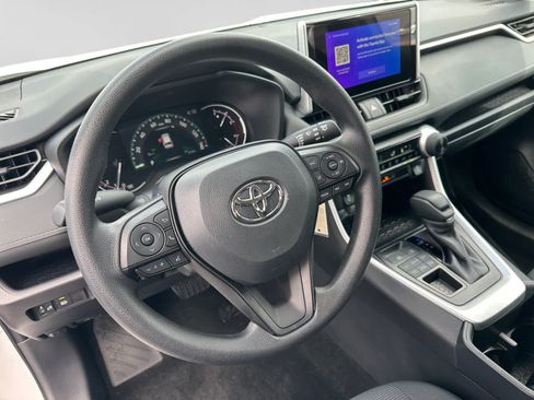 Used 2025 Toyota RAV4 LE AWD/4WD image 13