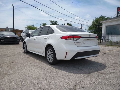 Used 2021 Toyota Corolla LE FWD image 3