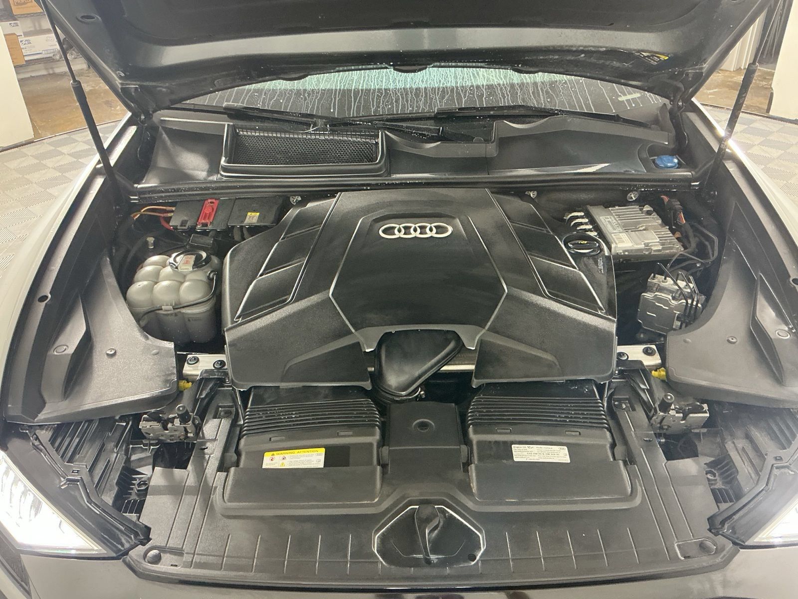Used 2023 Audi Q8 Prestige AWD/4WD image 20
