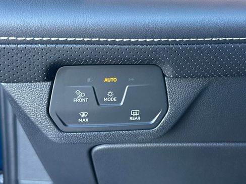 New 2026 Volkswagen Atlas Cross Sport SEL Premium R-Line image 29