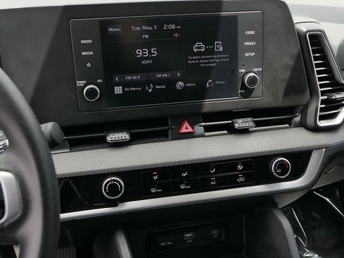 Used 2025 Kia Sportage LX FWD image 22
