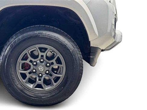 Used 2018 Toyota Tacoma TRD Sport image 8