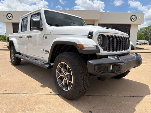 New 2026 Jeep Gladiator Sport AWD/4WD image 3