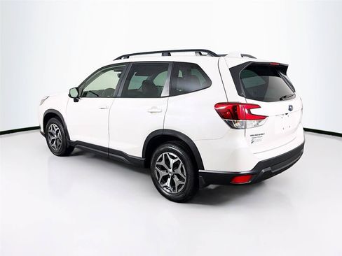 Used 2023 Subaru Forester Premium AWD/4WD image 9