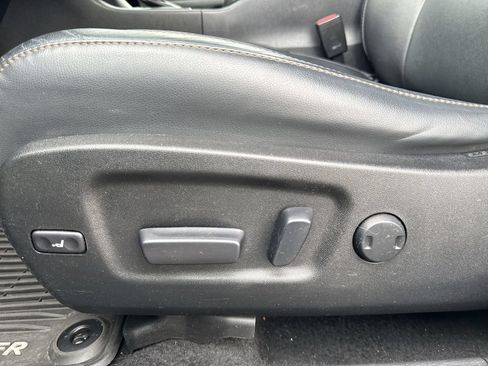 Used 2015 Toyota Highlander XLE AWD/4WD image 13
