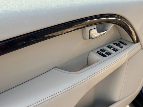 Used 2015 Volvo XC70 3.2 Premier image 24