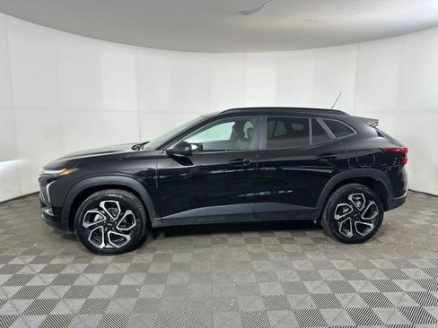 Used 2025 Chevrolet Trax RS w/ Driver Confidence Package image 6