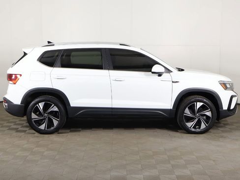 Used 2024 Volkswagen Taos SE w/ Panoramic Sunroof Package AWD/4WD image 20