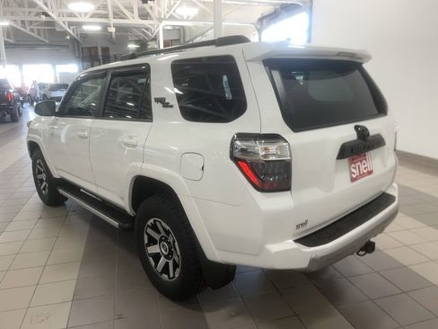 Used 2022 Toyota 4Runner TRD Off-Road Premium AWD/4WD image 3