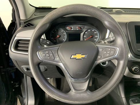 Used 2020 Chevrolet Equinox LS w/ LS Convenience Package image 9