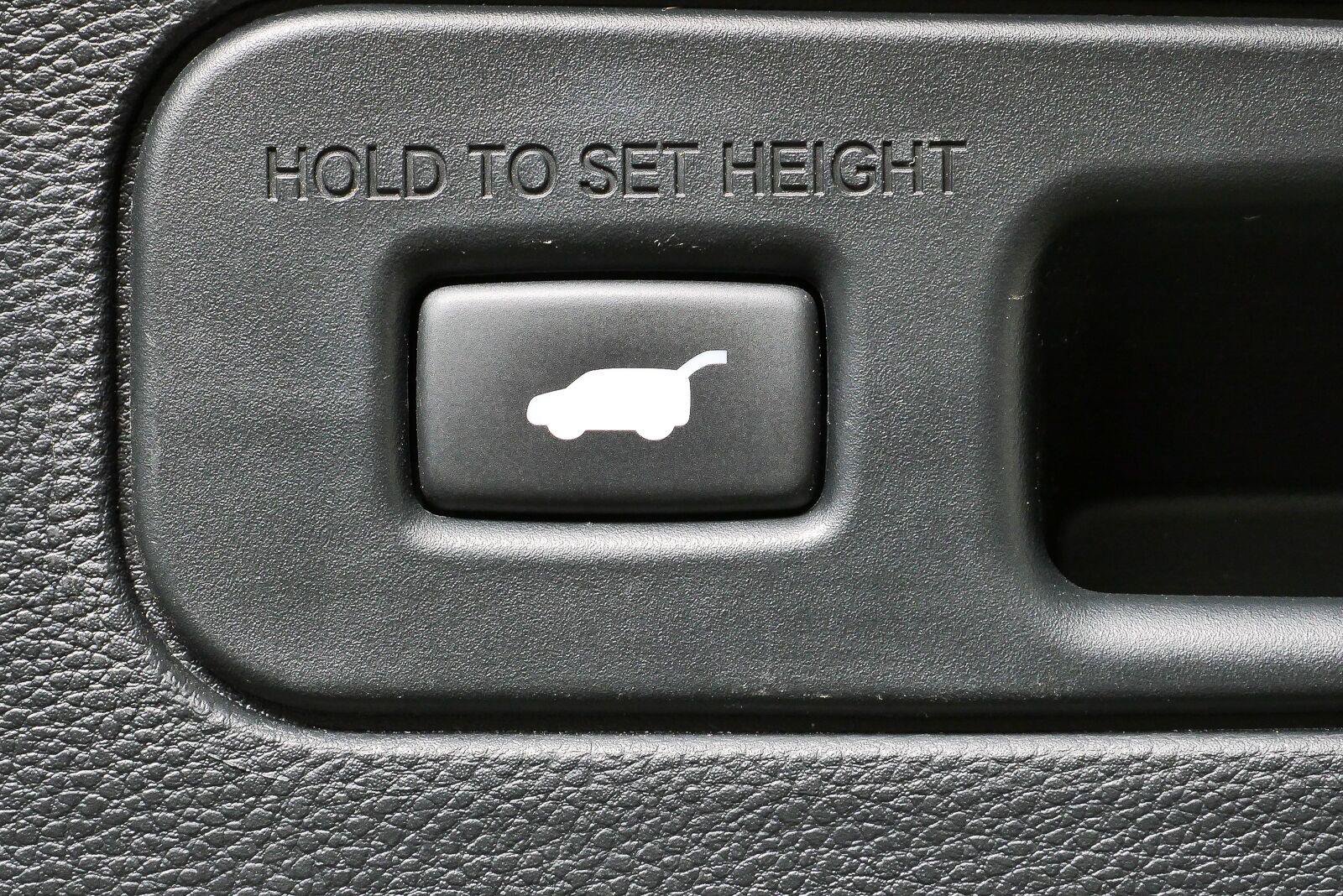Used 2023 Acura MDX w/ Technology Package AWD/4WD image 30