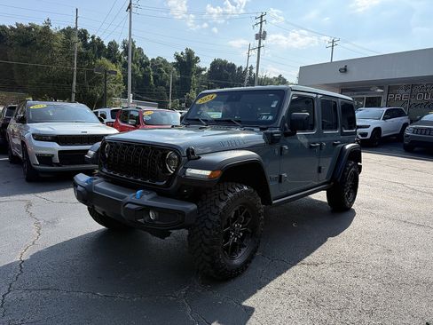 Certified 2024 Jeep Wrangler Unlimited AWD/4WD image 3