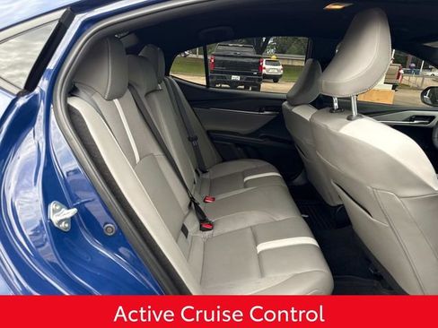 Used 2025 Toyota Camry SE w/ Convenience Package FWD image 15