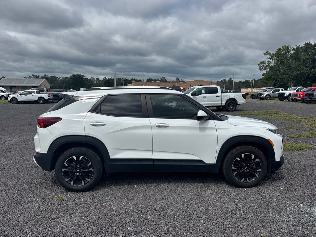 Used 2022 Chevrolet TrailBlazer LT w/ Sun and Liftgate Package FWD image 6