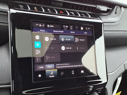 New 2025 Jeep Grand Cherokee Altitude image 24