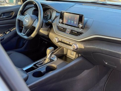 Used 2024 Nissan Altima 2.5 S image 10
