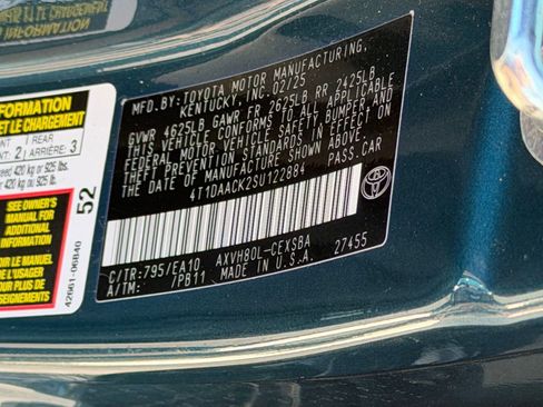 Used 2025 Toyota Camry SE w/ Convenience Package image 19