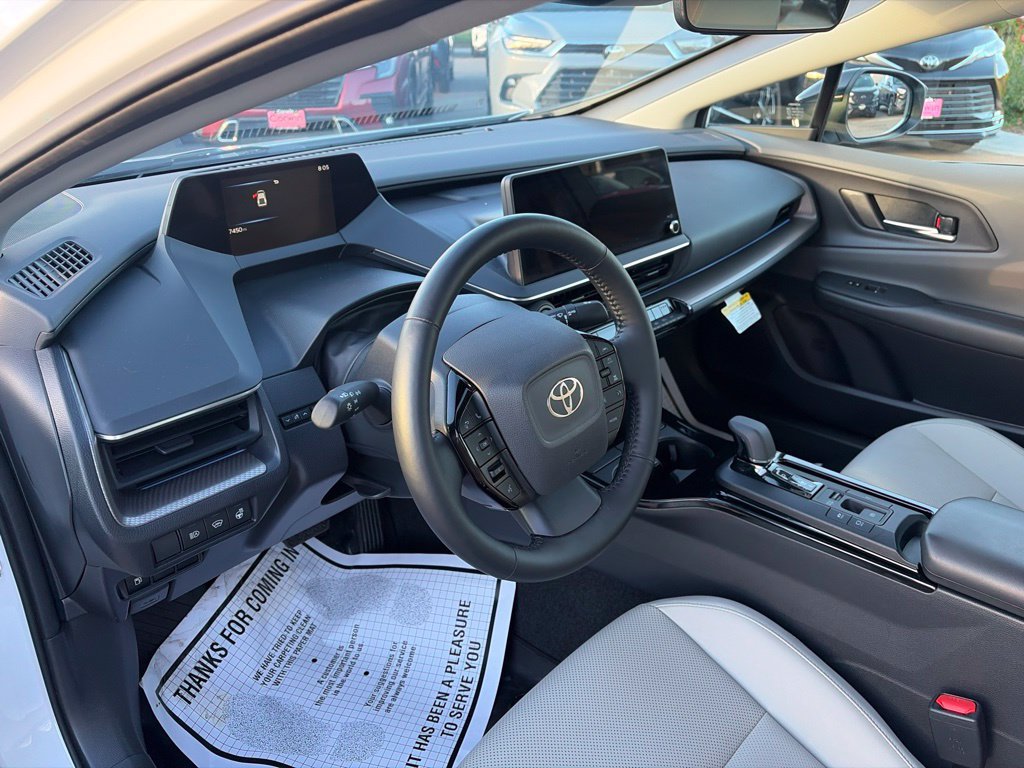 Used 2026 Toyota Prius XLE AWD/4WD image 25