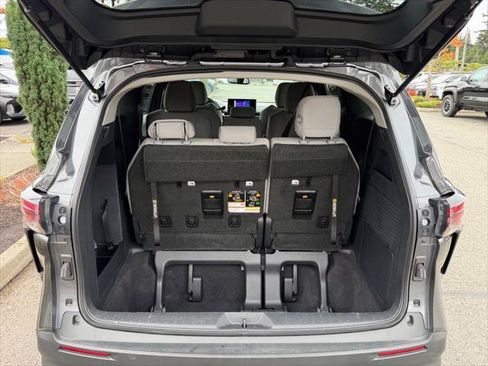 Certified 2025 Toyota Sienna LE w/ LE Plus Package AWD/4WD image 10