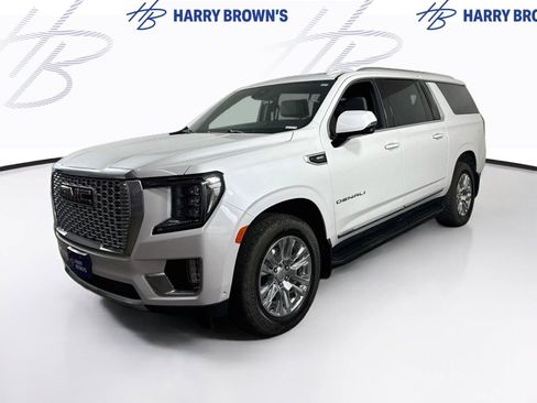 Used 2023 GMC Yukon XL Denali w/ Advanced Technology Package AWD/4WD image 1