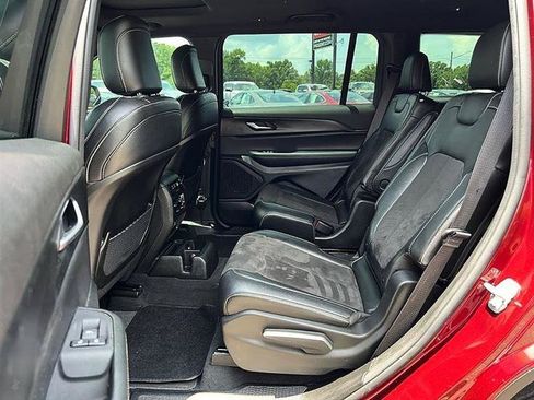Used 2024 Jeep Grand Cherokee L Altitude AWD/4WD image 43