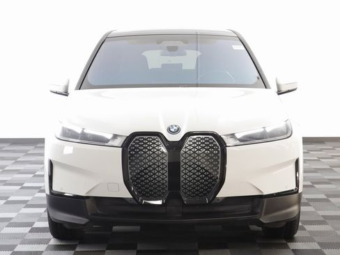 Used 2025 BMW iX xDrive50 image 24
