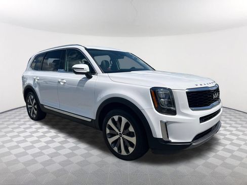 Used 2022 Kia Telluride EX w/ EX Premium Package FWD image 3