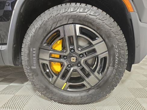 Used 2023 Rivian R1S Adventure AWD/4WD image 11
