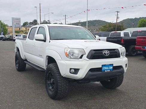 Used 2014 Toyota Tacoma 4x4 Double Cab w/ TRD Sport Package image 7