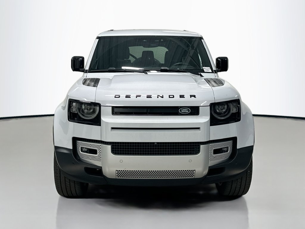 Used 2023 Land Rover Defender 130 SE AWD/4WD image 6
