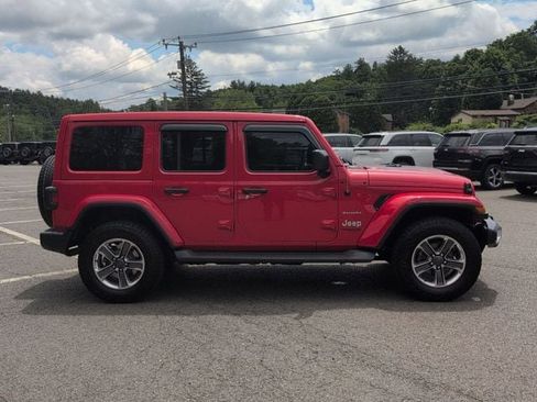 Certified 2021 Jeep Wrangler Unlimited Sahara w/ Cold Weather Group AWD/4WD image 4