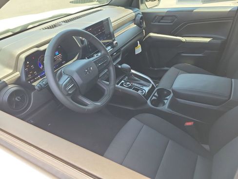 Used 2026 Chevrolet Colorado Trail Boss AWD/4WD image 3